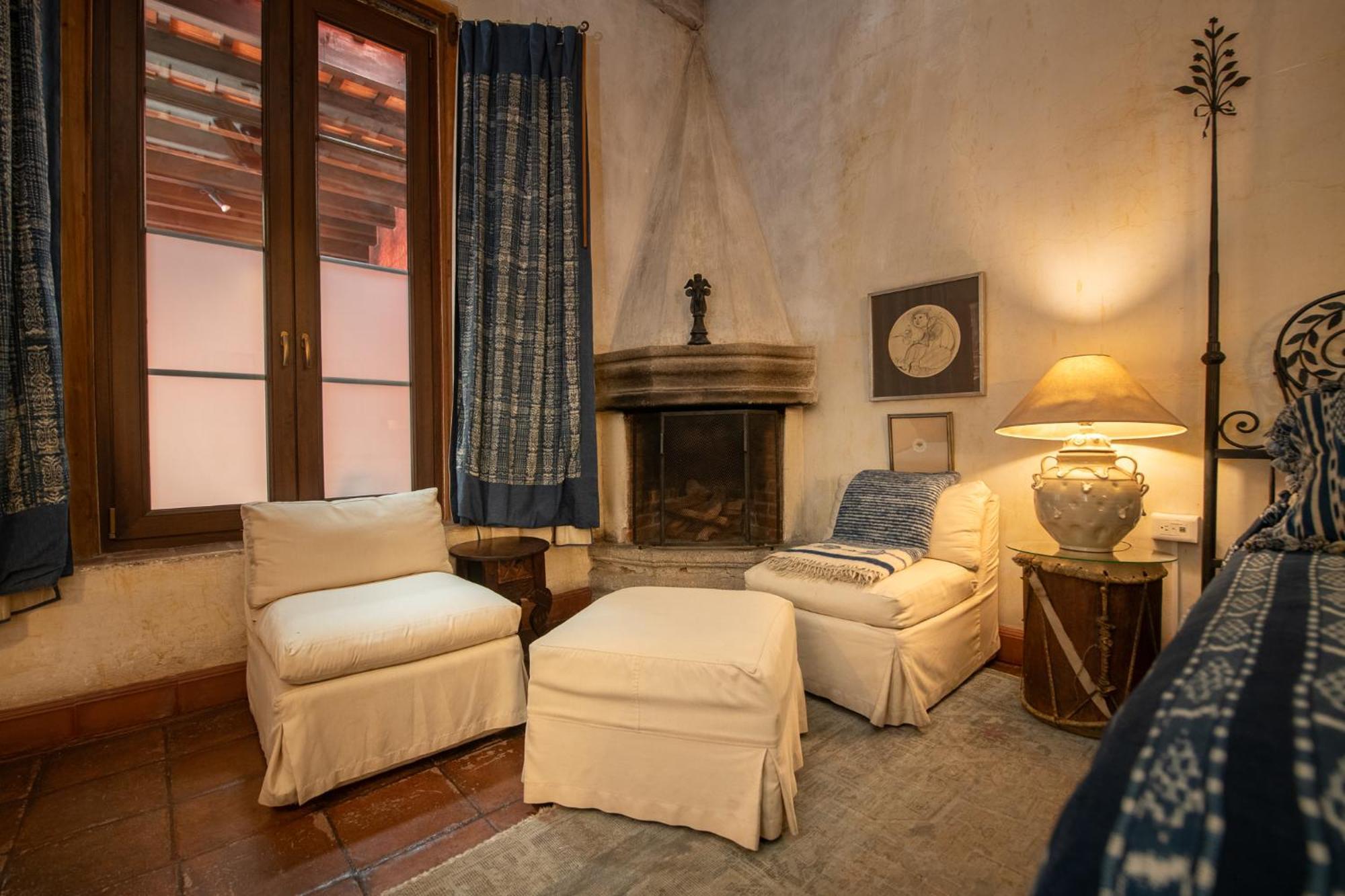 Posada Del Angel Antigua Room photo