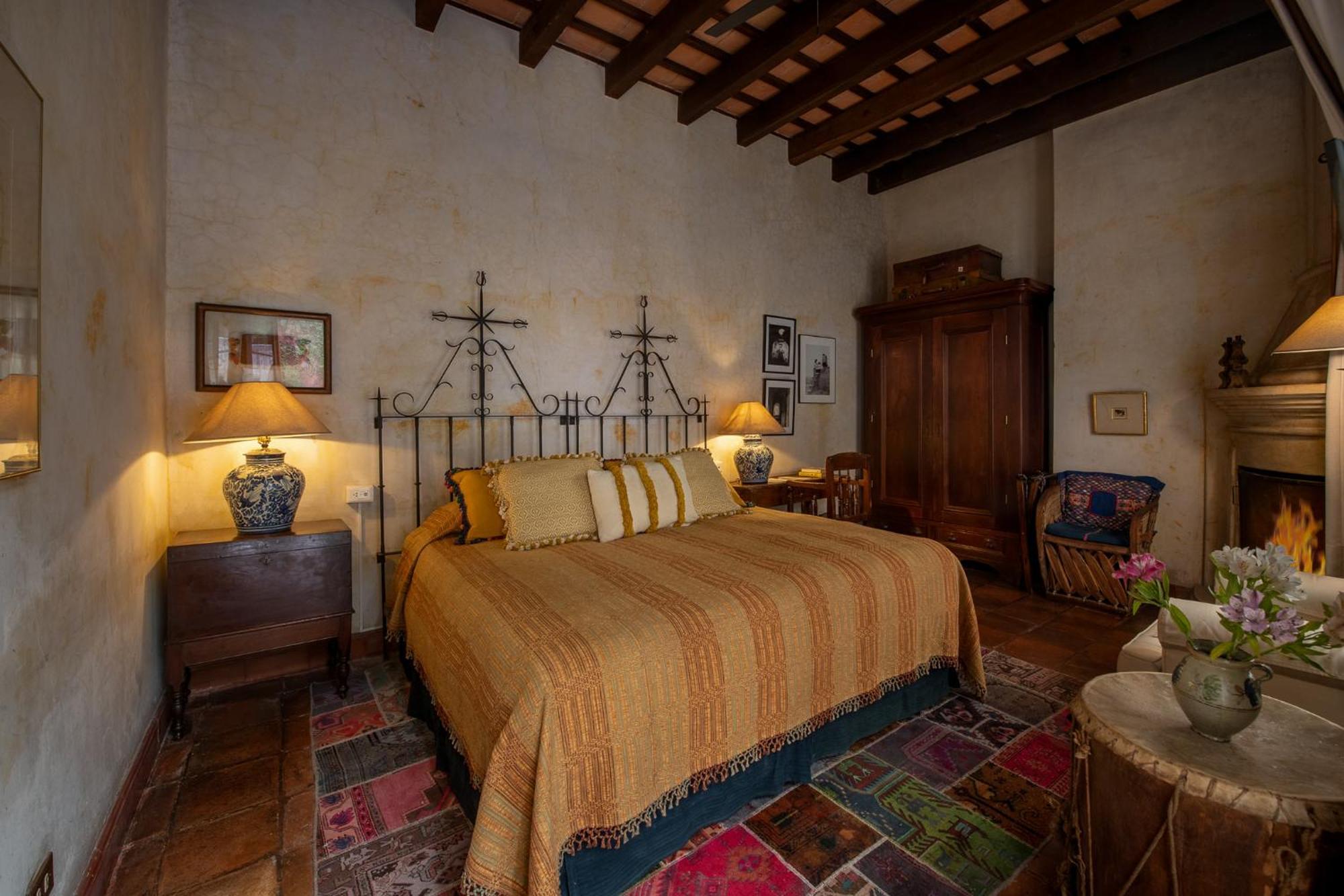 Posada Del Angel Antigua Room photo