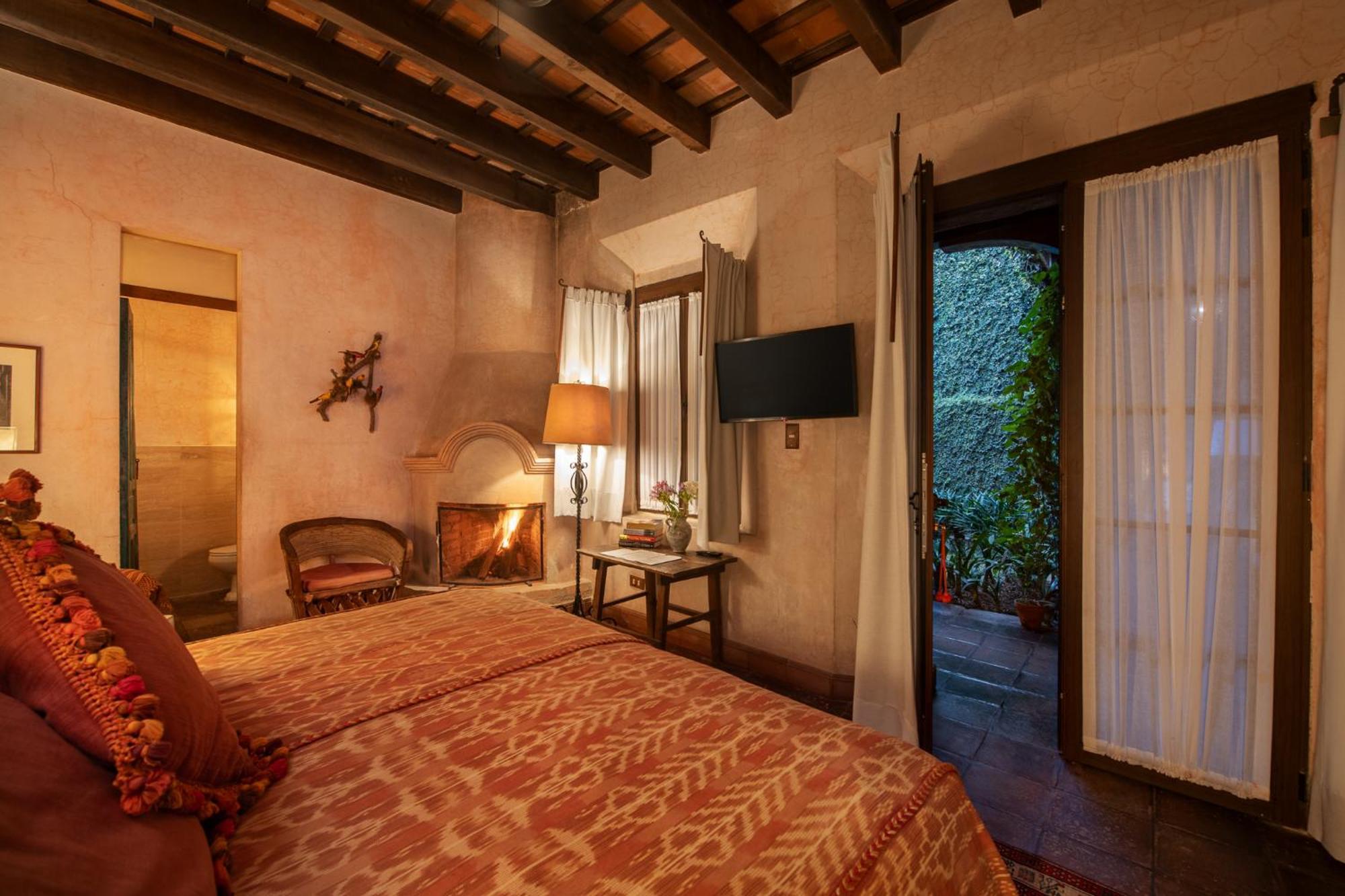 Posada Del Angel Antigua Room photo