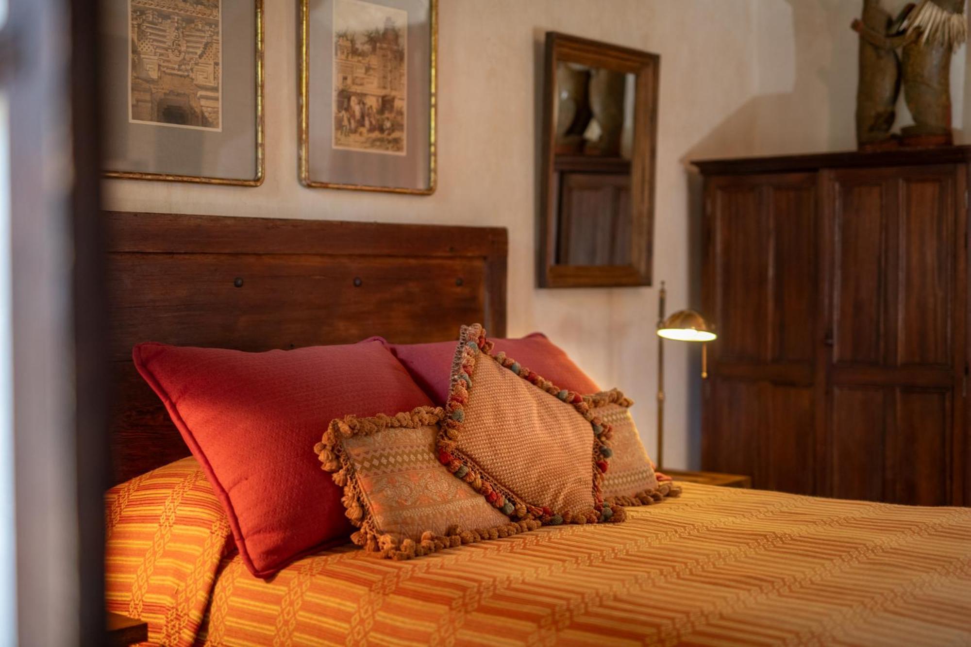 Posada Del Angel Antigua Room photo