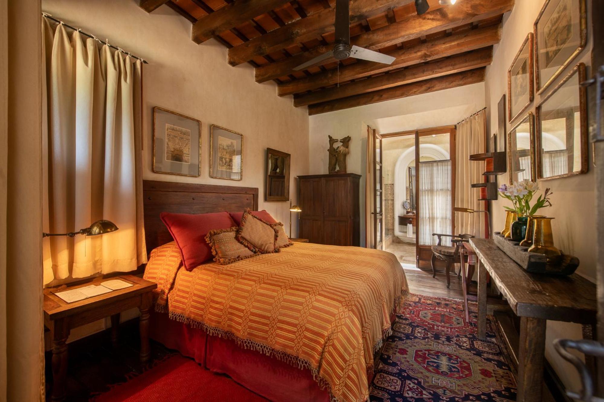 Posada Del Angel Antigua Room photo